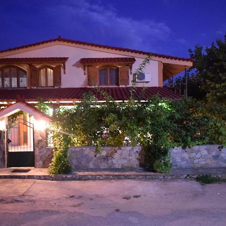 Family Villa Kalypso Ореои Екстериор снимка