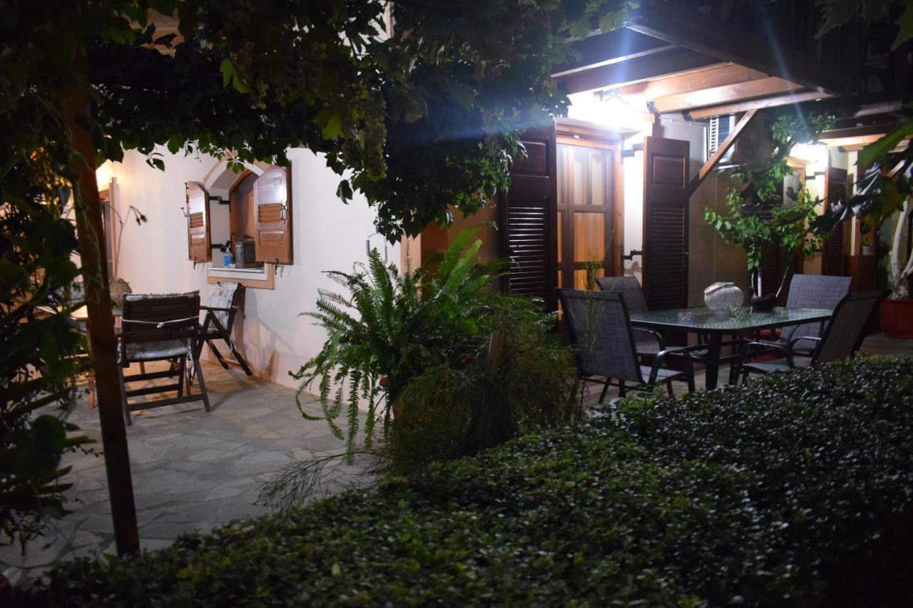 Family Villa Kalypso Ореои Екстериор снимка