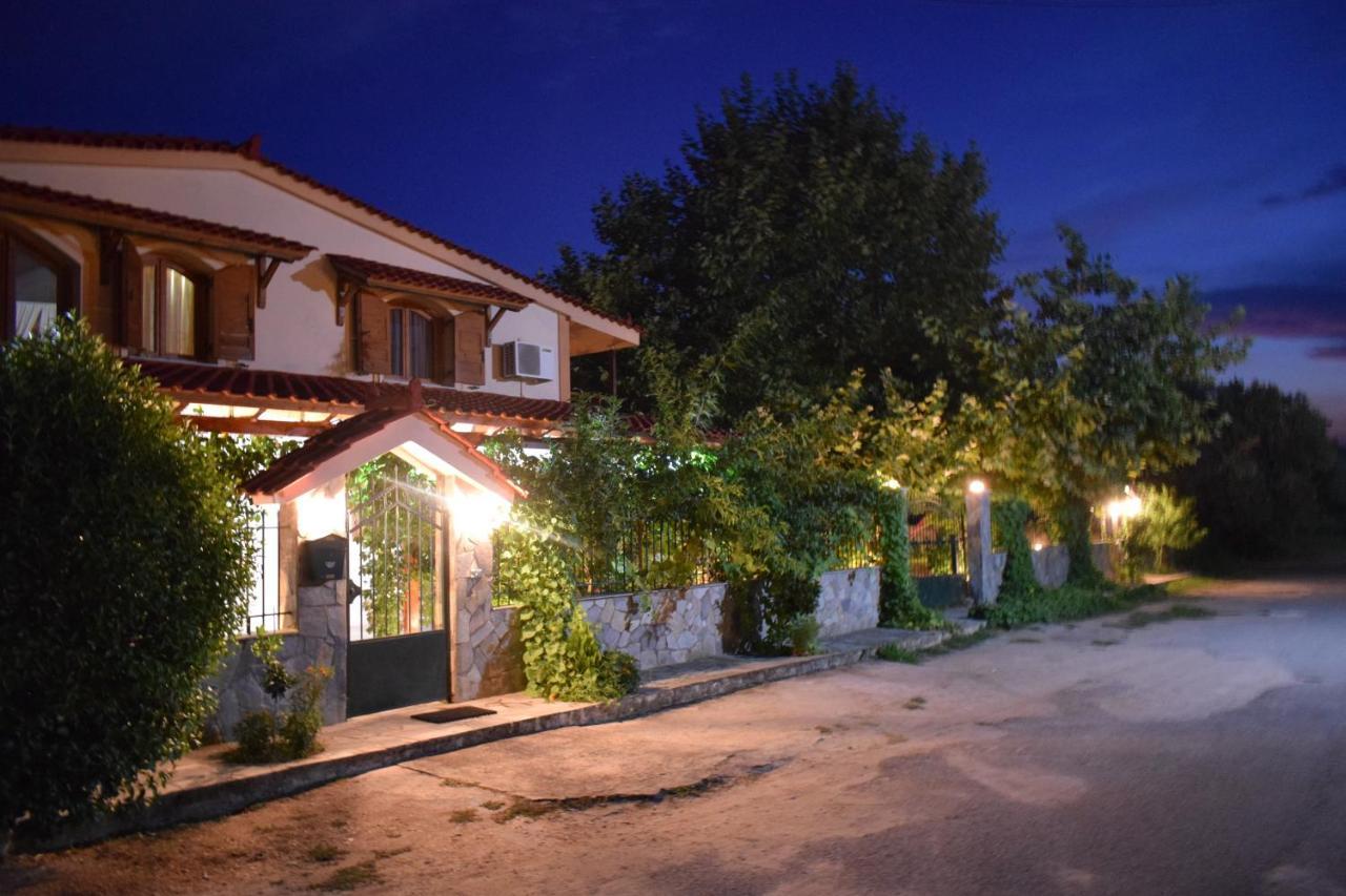 Family Villa Kalypso Ореои Екстериор снимка